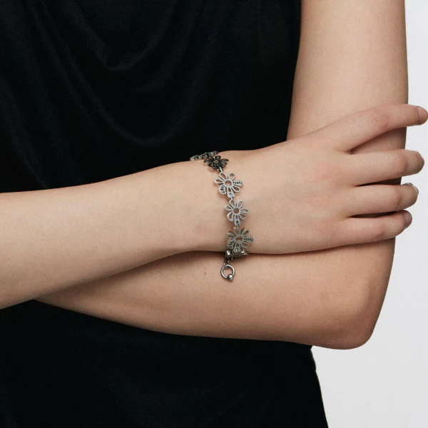 Anti-War Flower Bracelet - Image 5