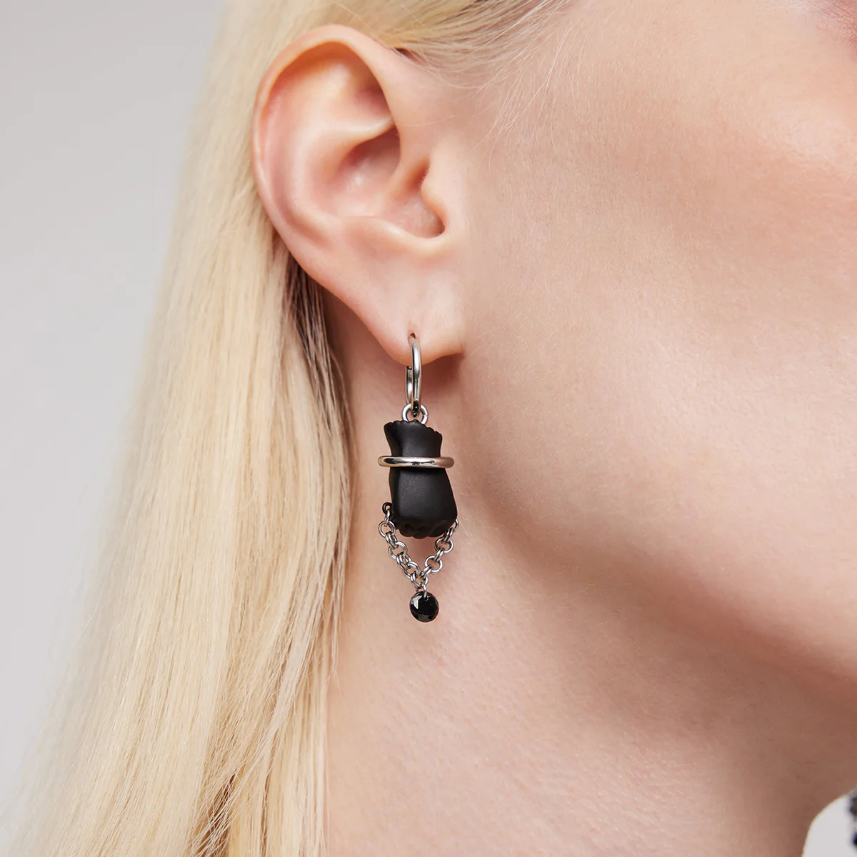 BLACK GLOVES MAGIC FIST DROP EARRINGS - Image 4
