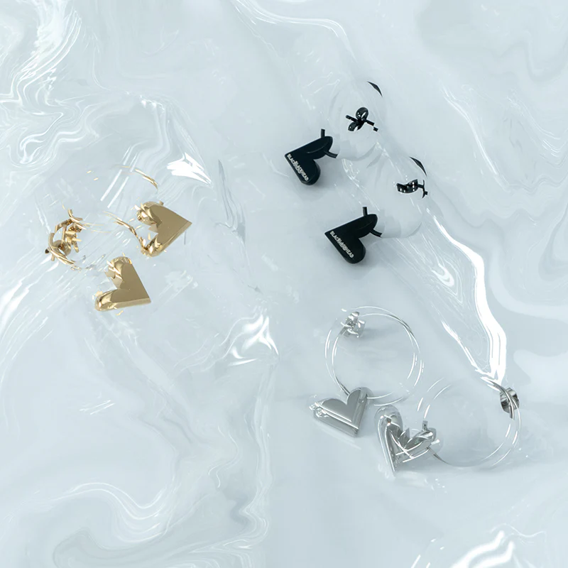 Dreamland Claw Butterfly Hoop Earrings - Image 4