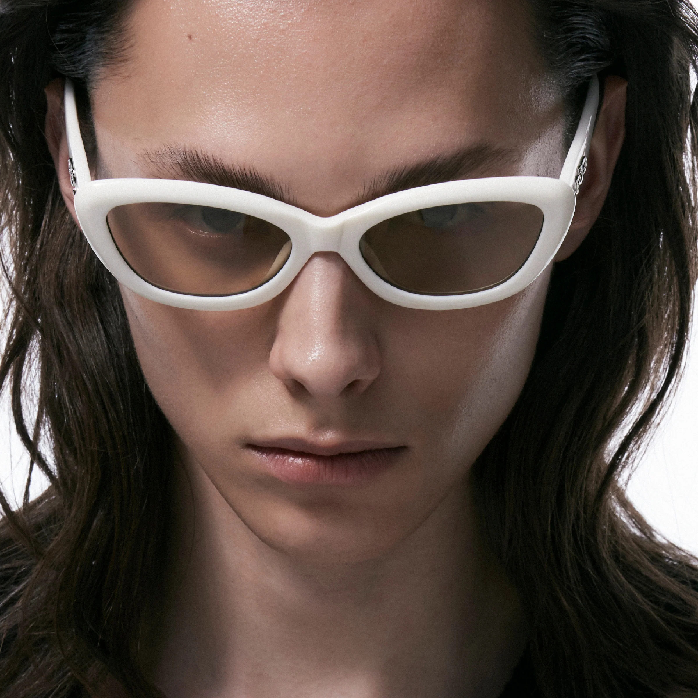 Cat-Eye Vintage Style Sunglasses (White) - Image 3
