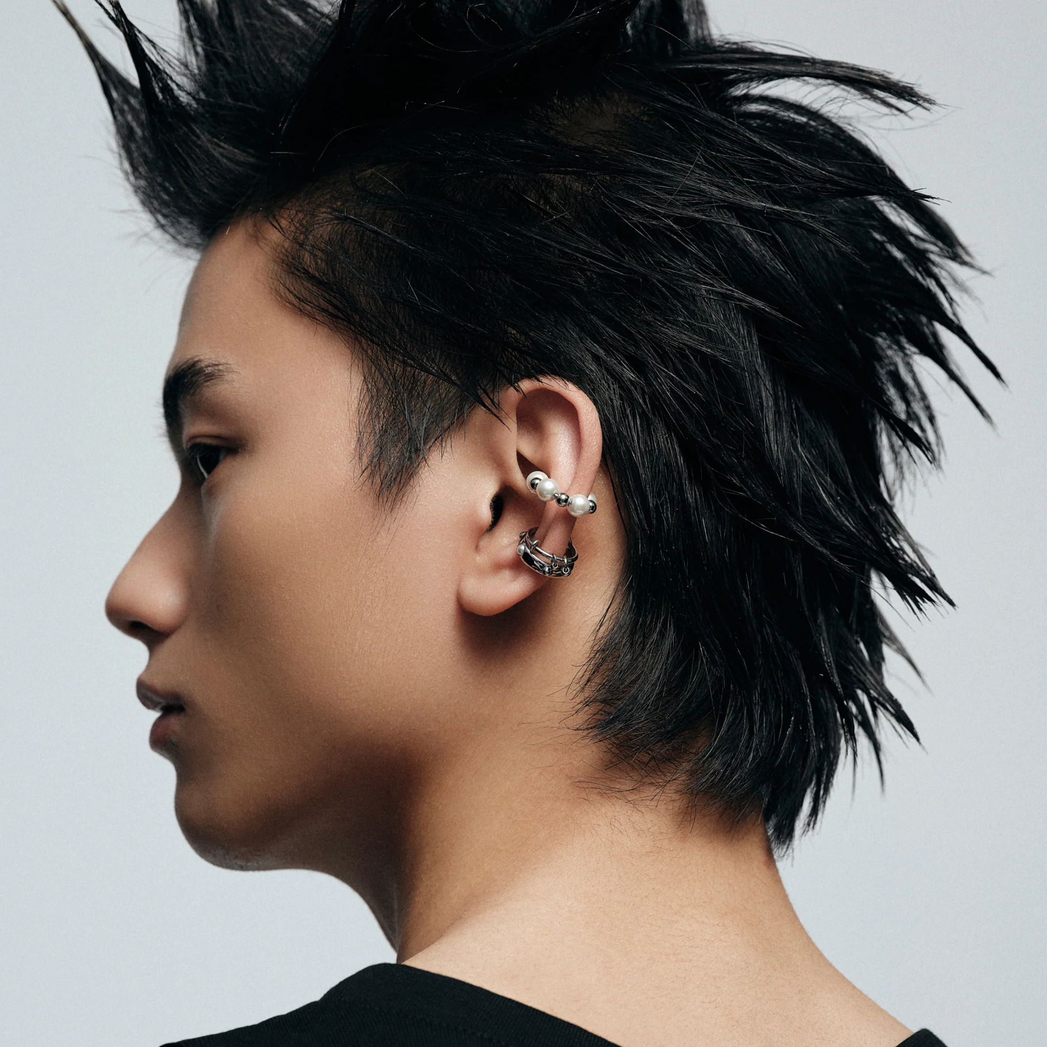 Crystal & Pearl Combination Ear Clip - Image 6