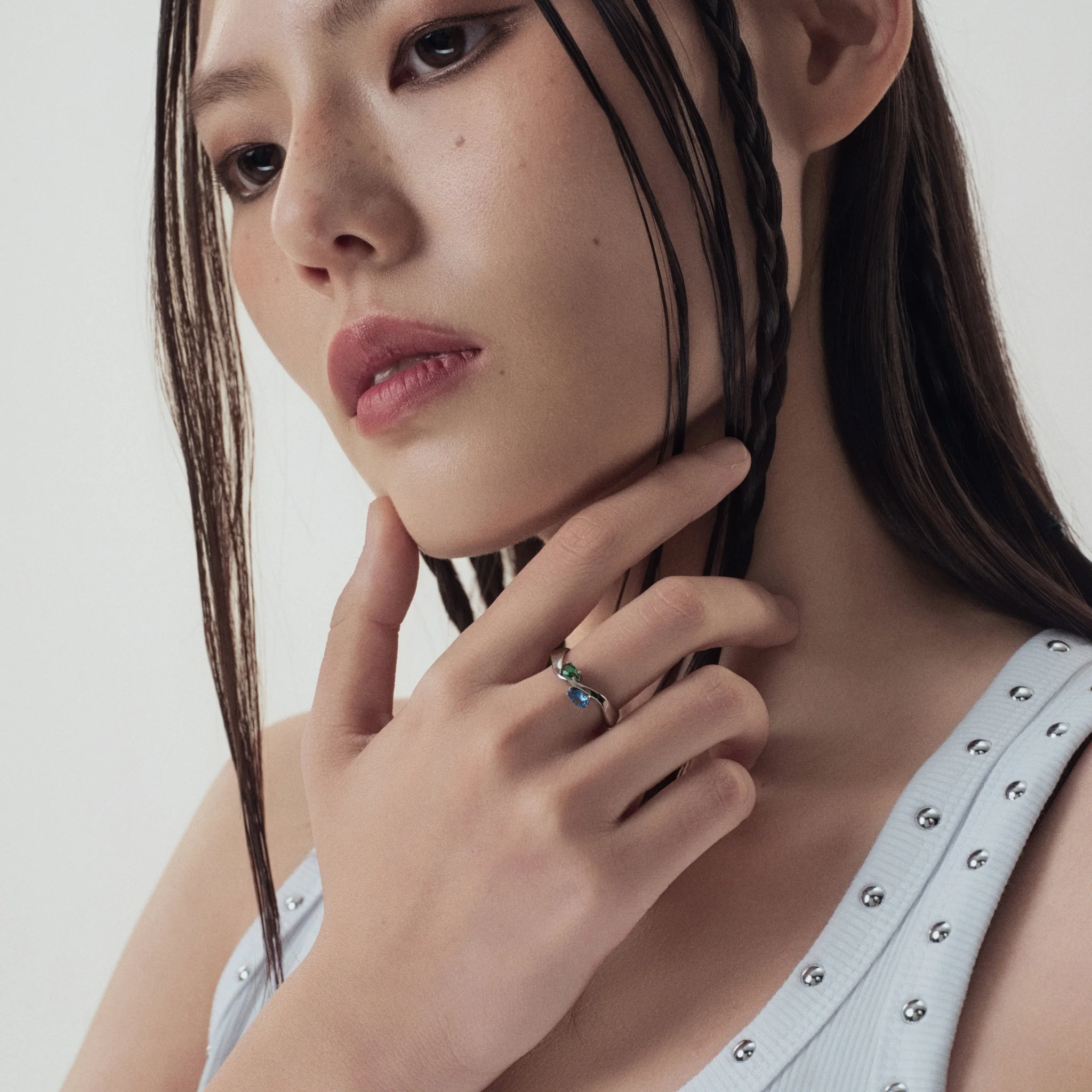 Crystal Ribbon Ring - Image 3