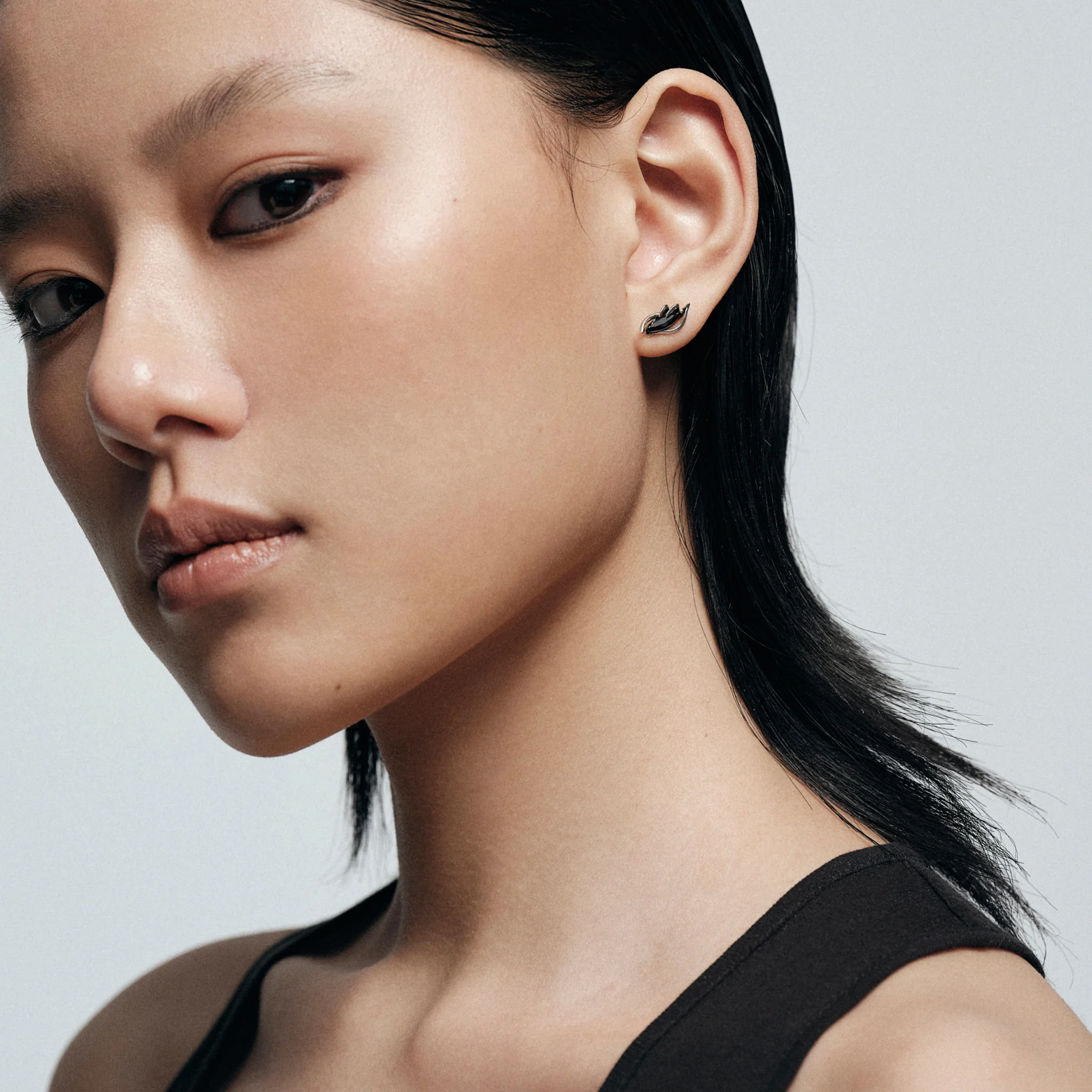 Fox Black Stud Earring - Image 2