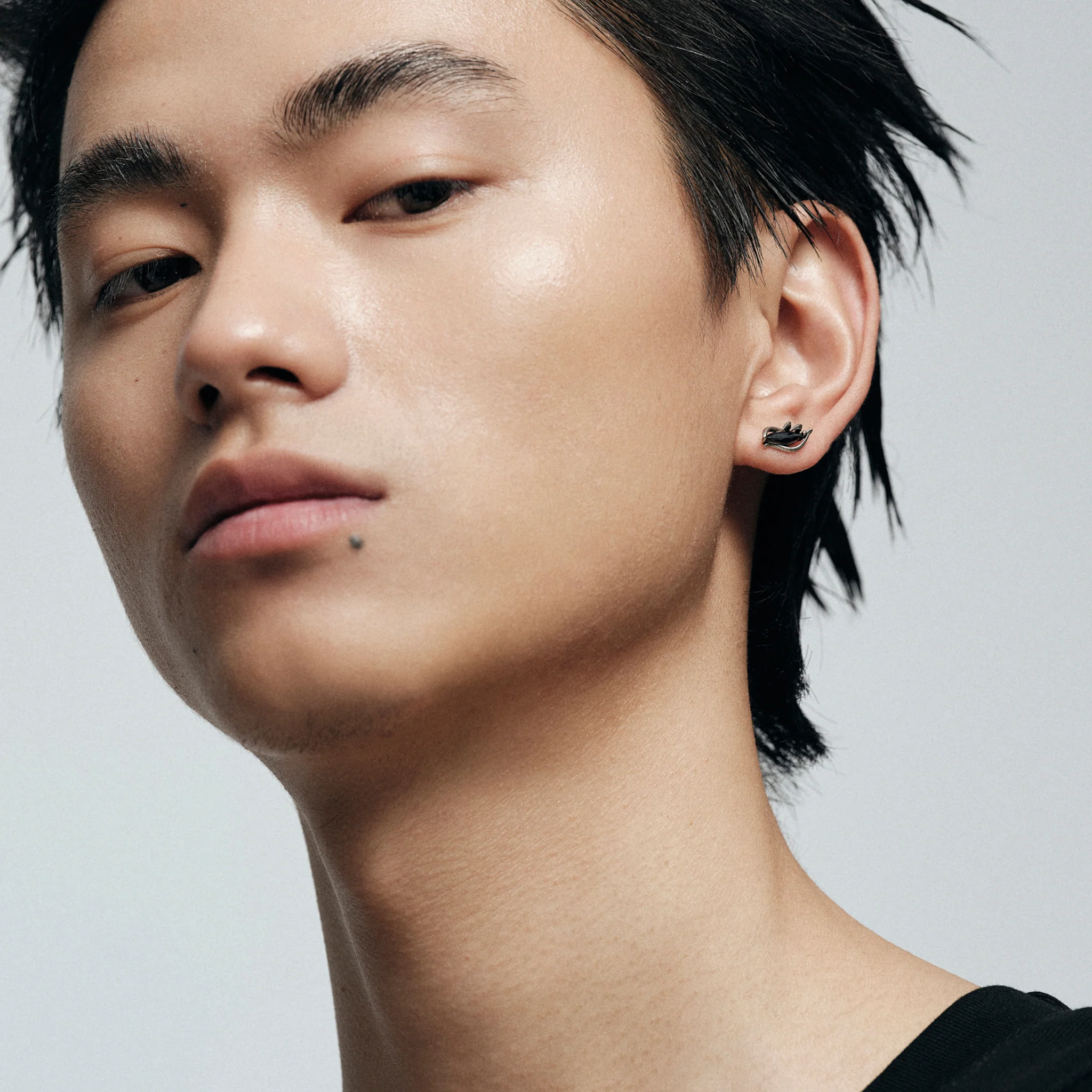 Fox Black Stud Earring - Image 4