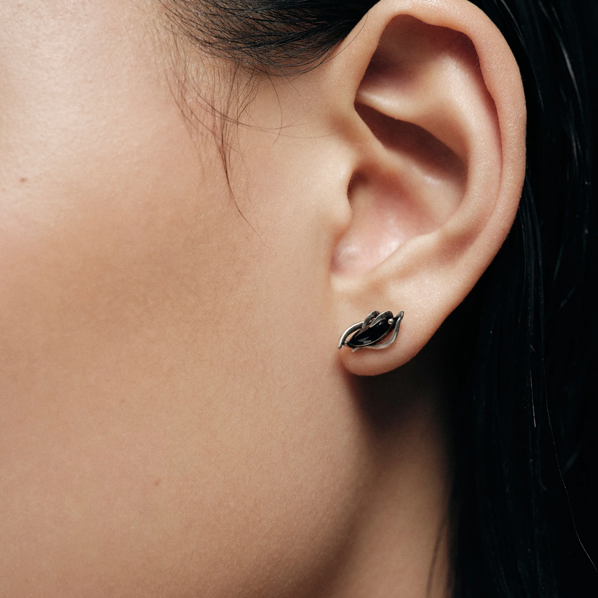 Fox Black Stud Earring - Image 6