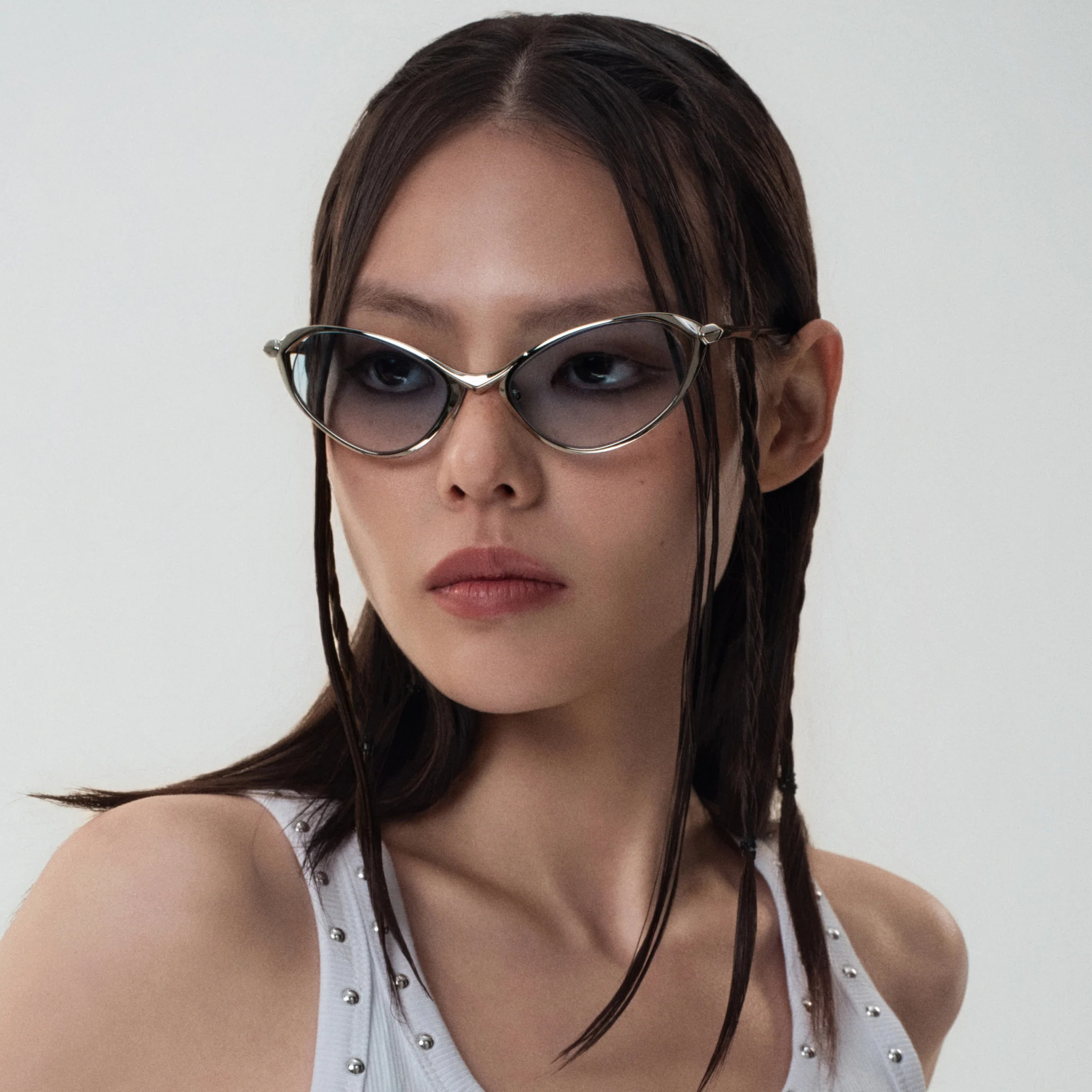 Gradient Blue Metal-Frame Sunglasses - Image 3