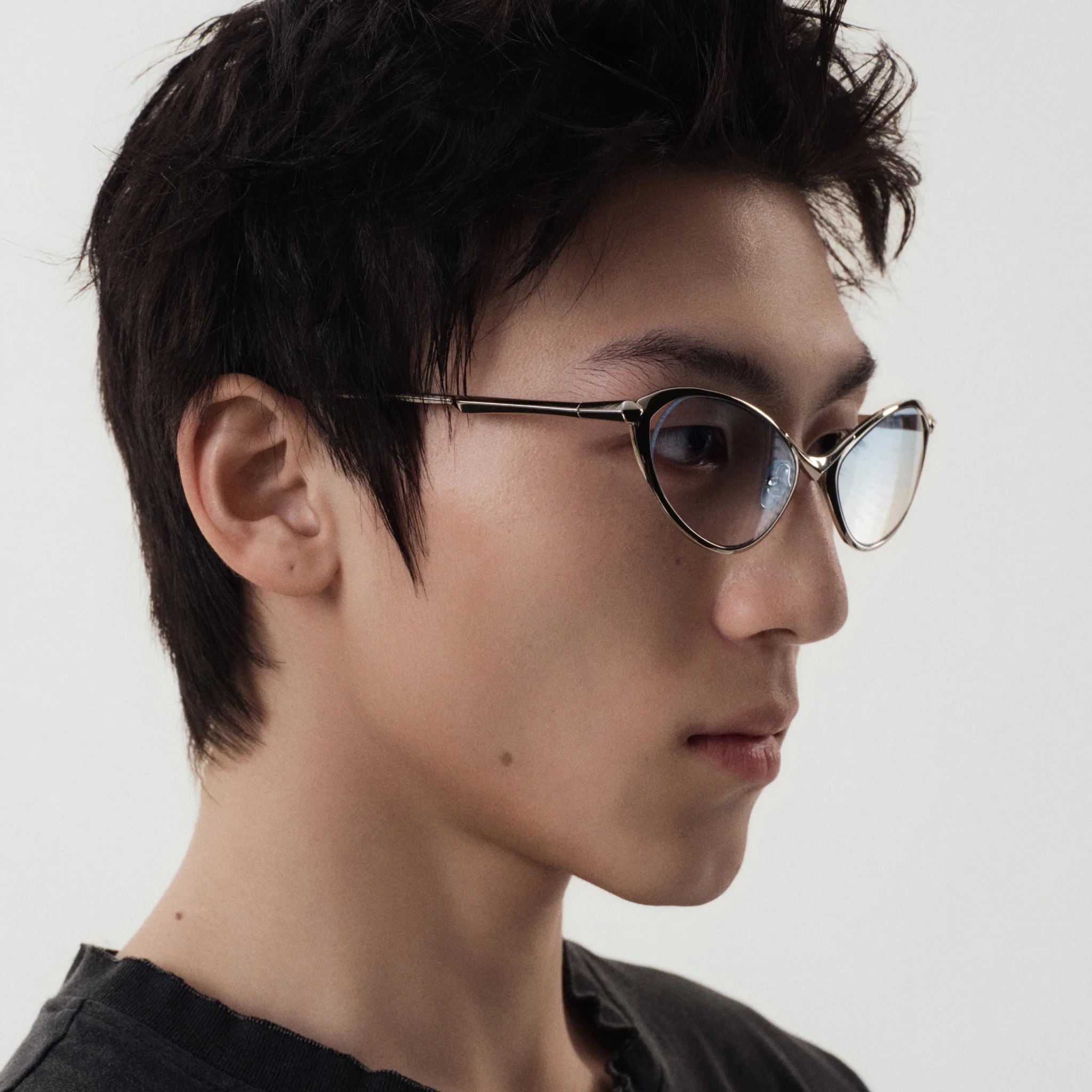 Gradient Blue Metal-Frame Sunglasses - Image 6