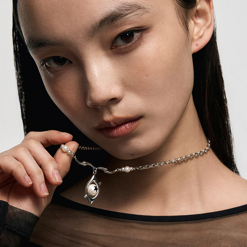 Gradient Eye Pearl Necklace - Image 6