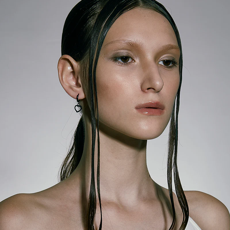 GX339-4 Heart Hoop Earrings - Image 7