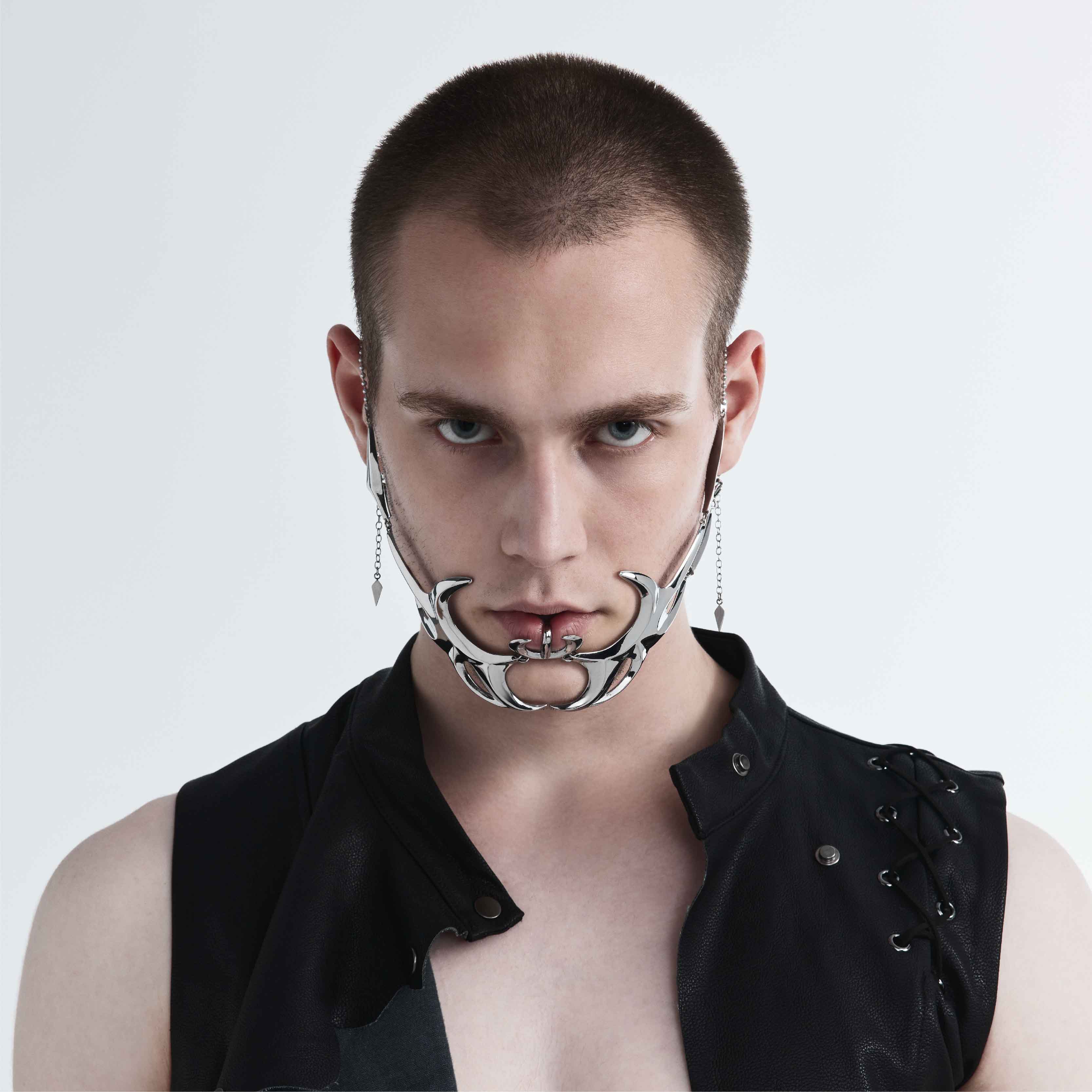 Intrusion Alien Face Jewelry/Lip Ring & Clip/Earring Set (Non-piercing) - Image 3
