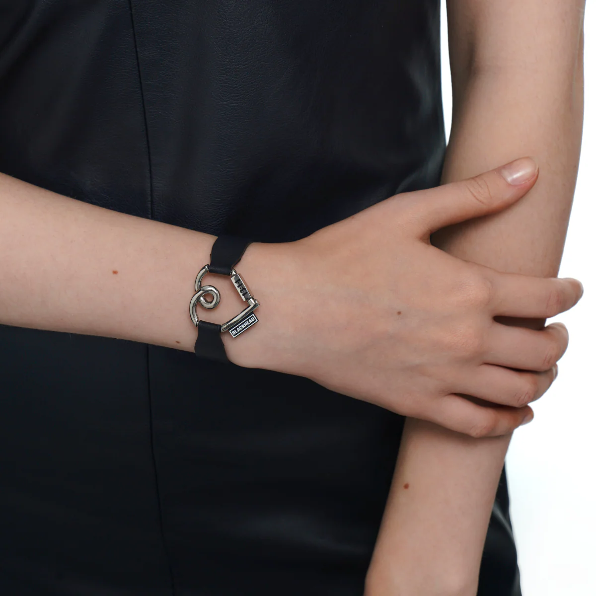 Logo Gel Label Heart Leather Bracelet - Image 6