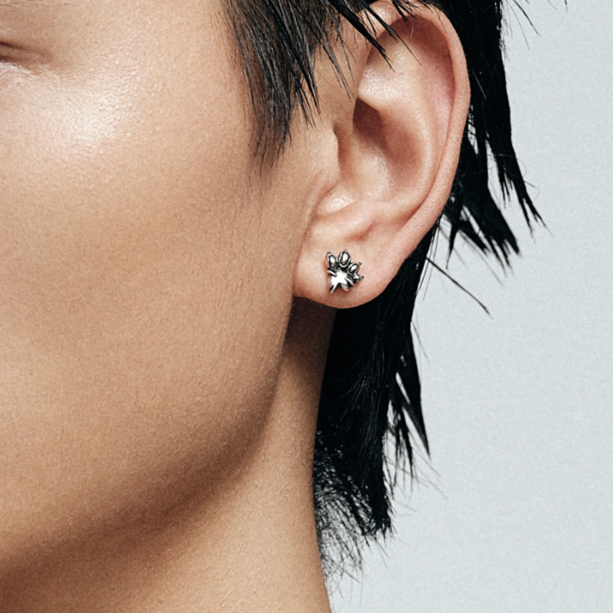 Night Cat Claw Stud Earring - Image 6