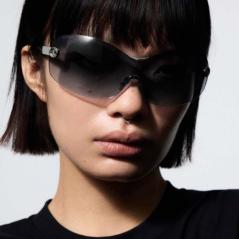 One-Piece Curved Shield Sunglasses - Image 3