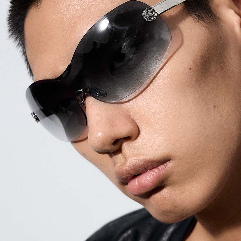 One-Piece Curved Shield Sunglasses - Image 5