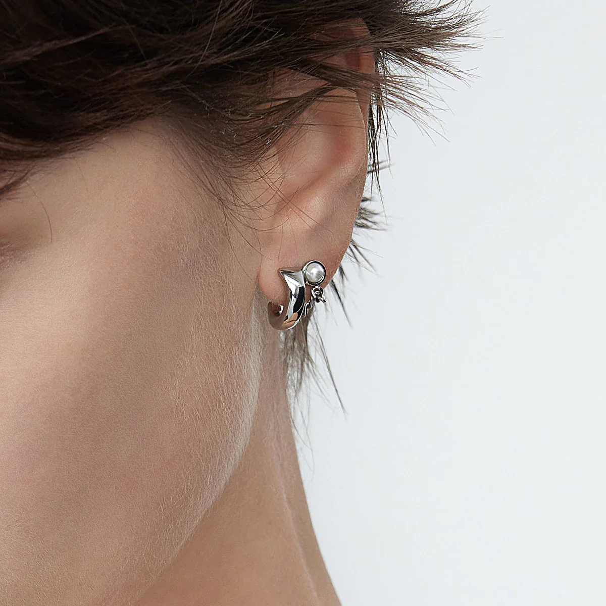 Pearl Chain Earrings - Image 5