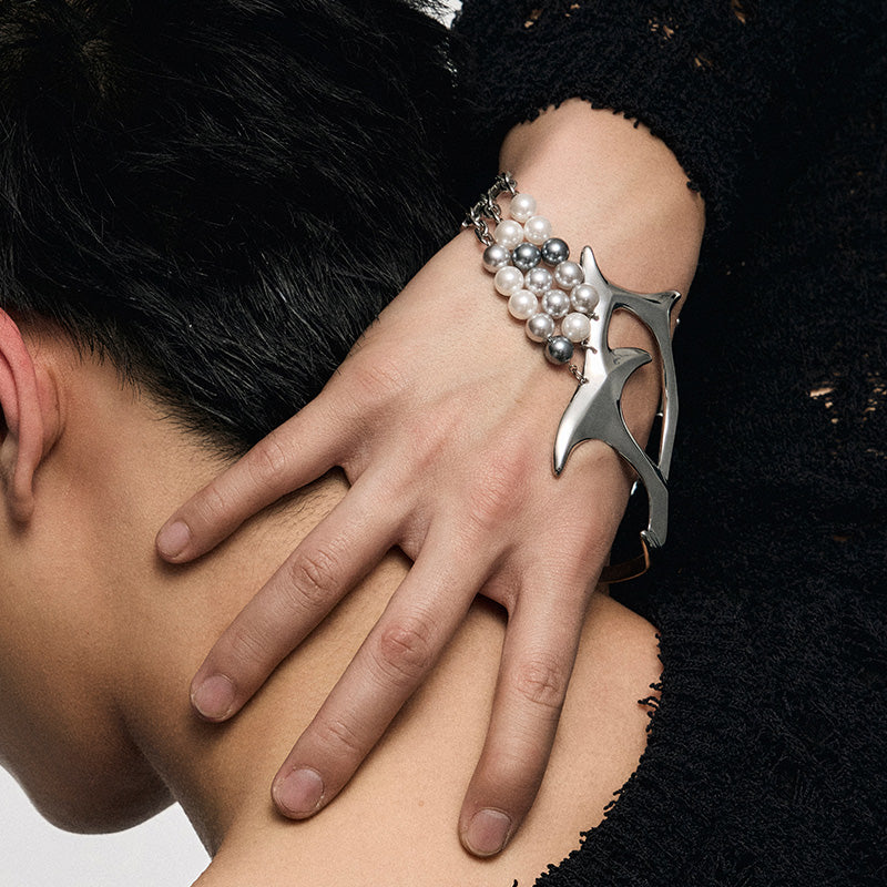 Punk Eye Metal Palm Bracelet - Image 5