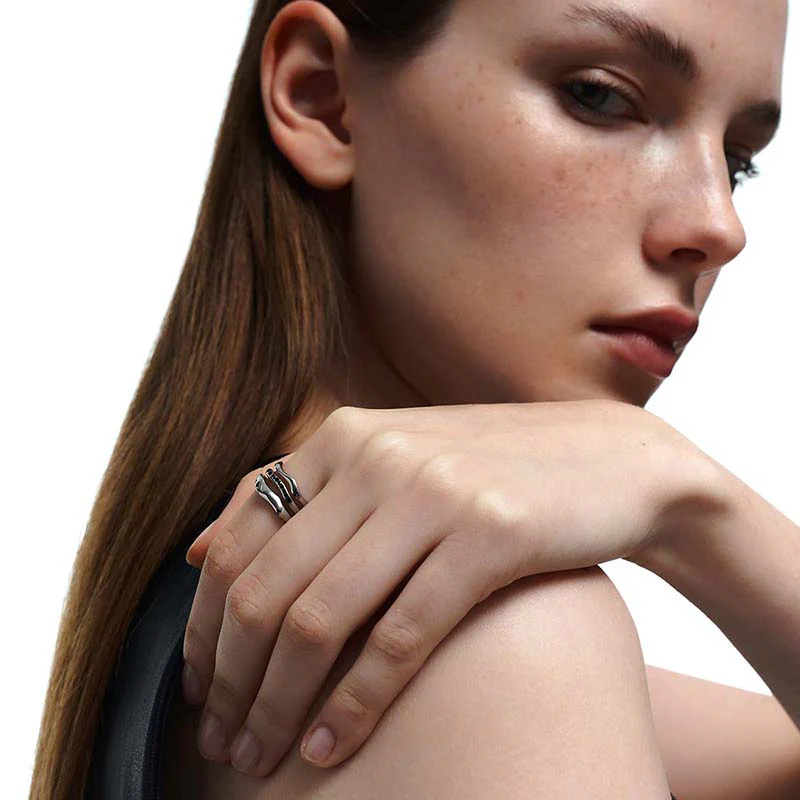 Rhinestone-Decorated Hollow Ring - Image 3