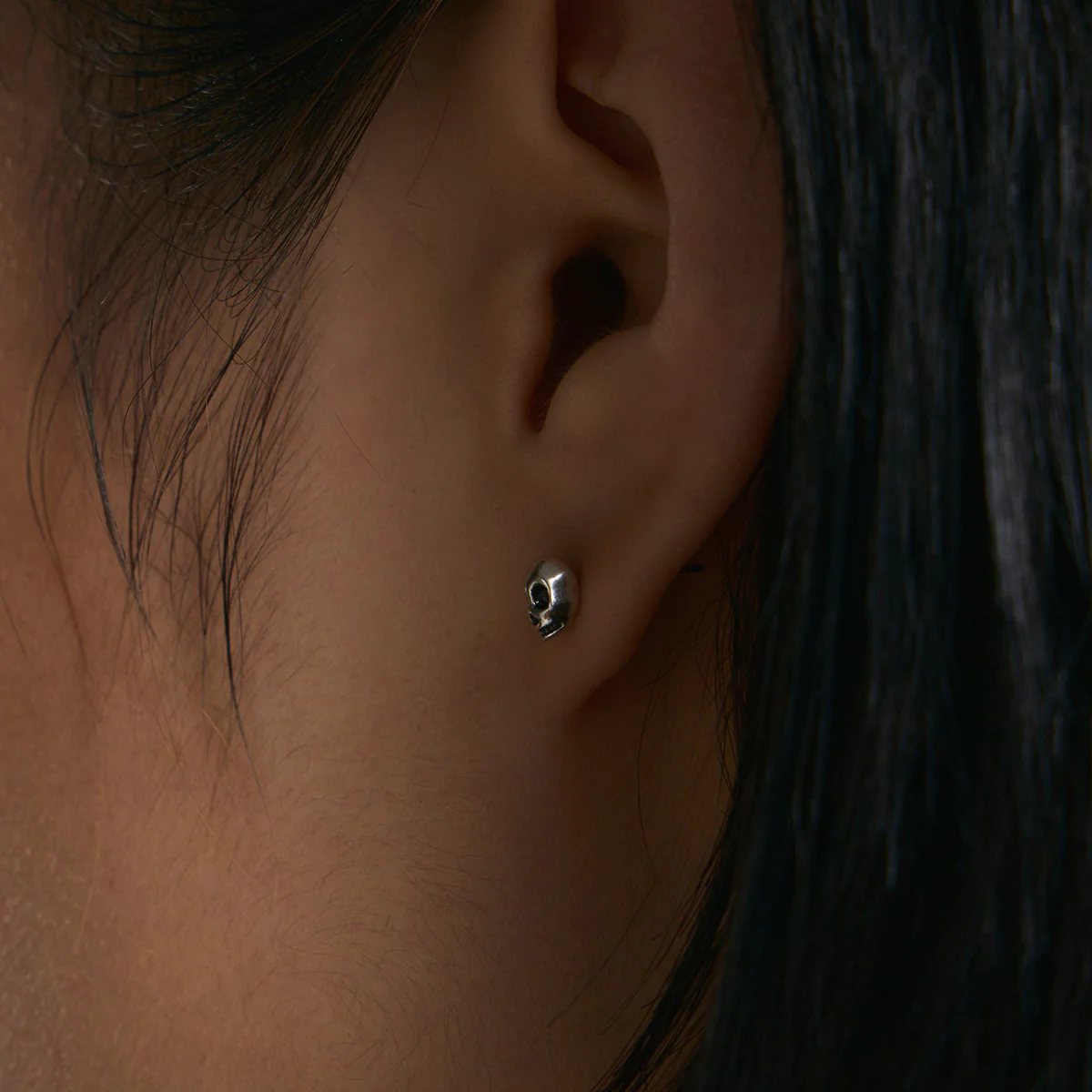 S925 Mini Skull Stud Earrings - Image 4