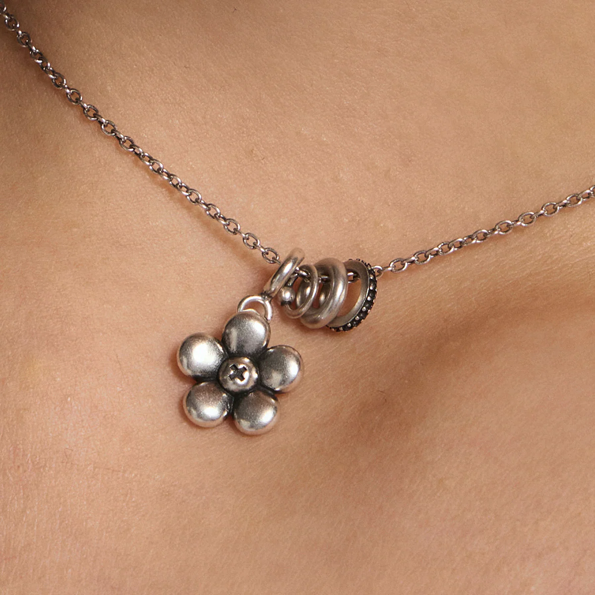 S925 Punk Floral Necklace - Image 3