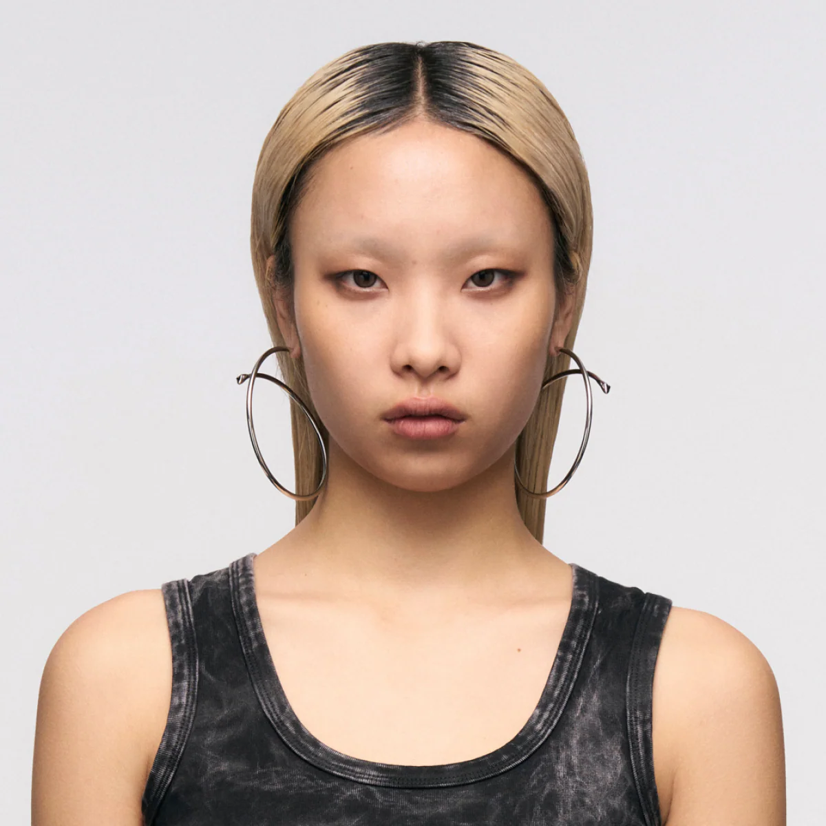 Snake-Shaped Large Hoop Earrings - Image 4