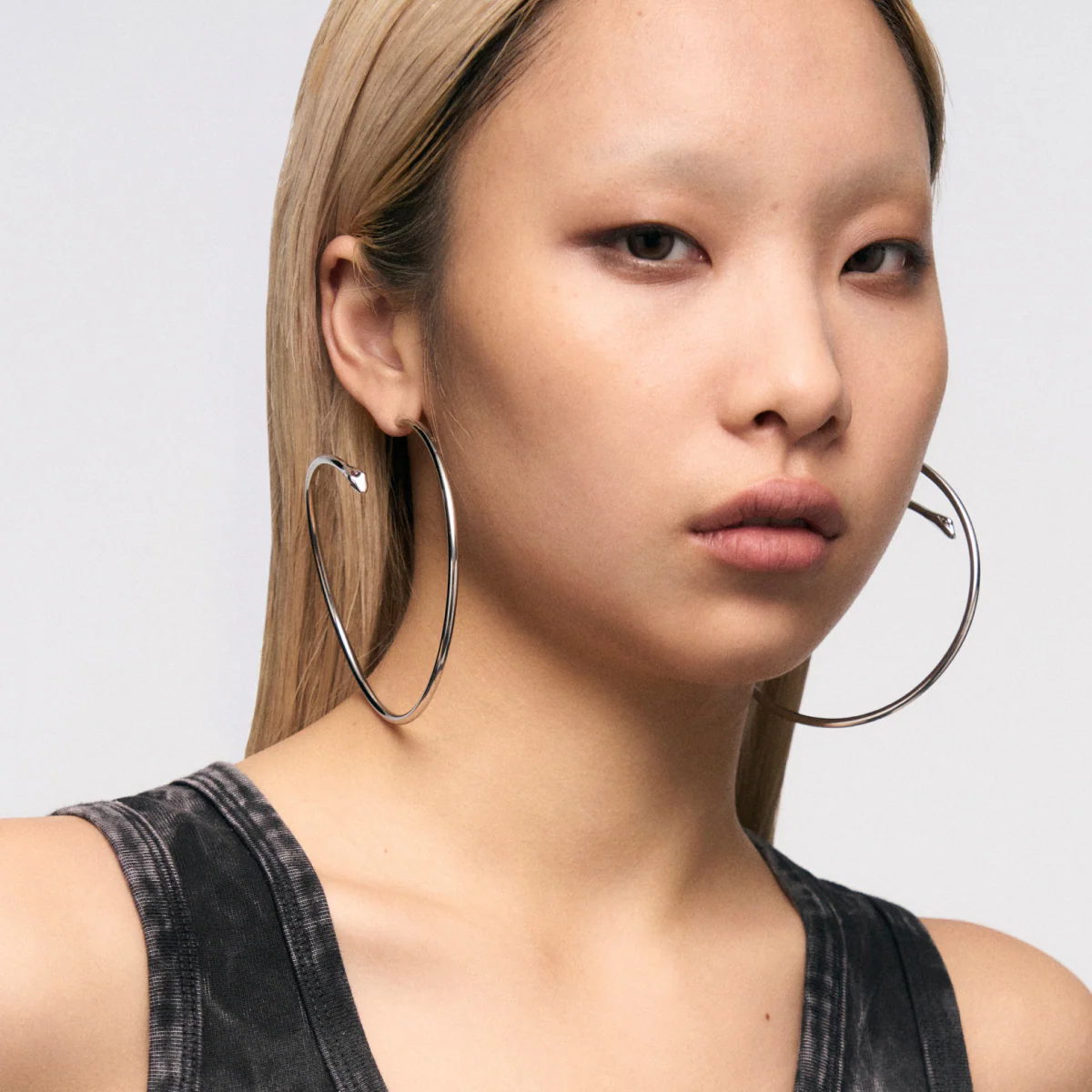 Snake-Shaped Large Hoop Earrings - Image 5