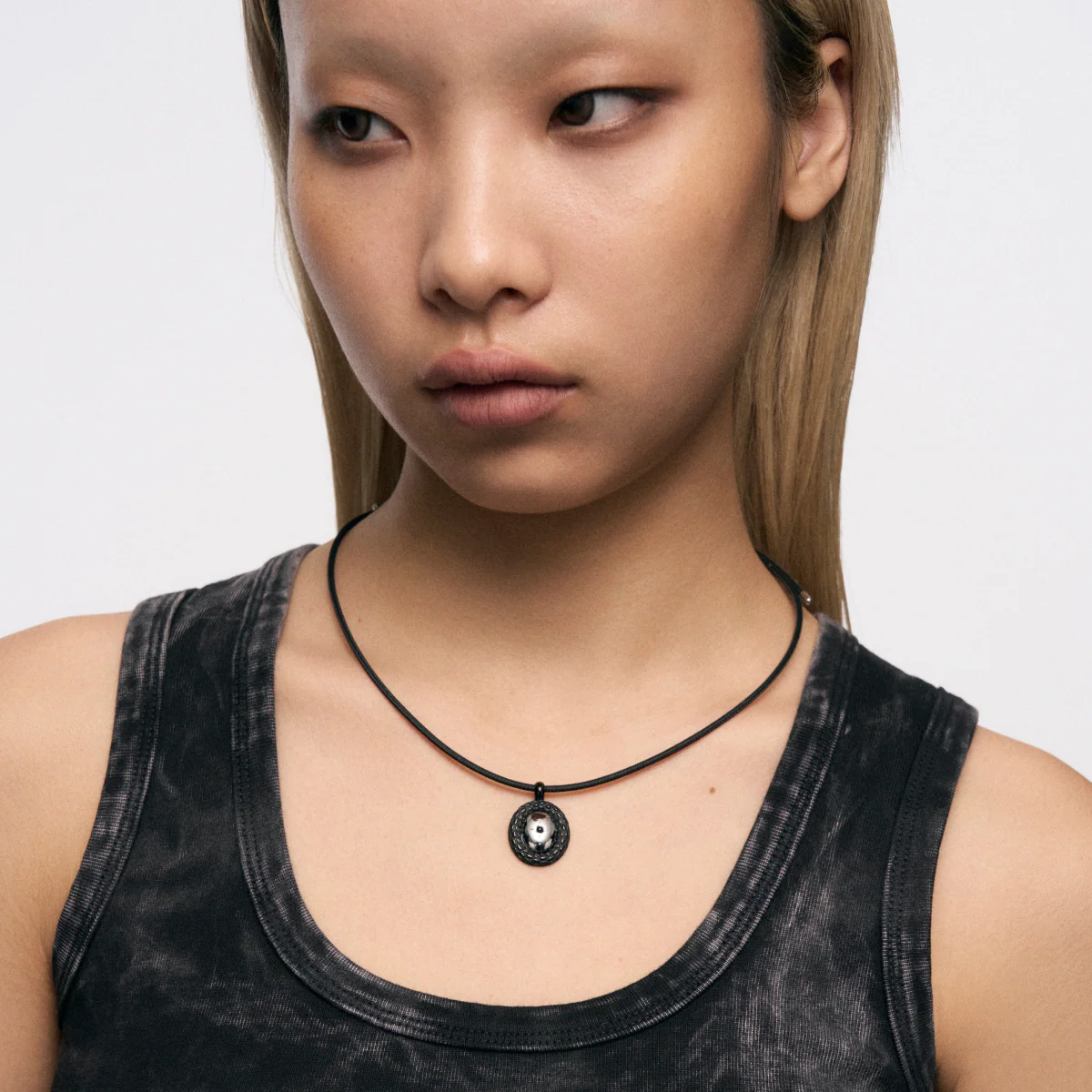 Starburst Snake Pattern Magnetic Necklace - Image 6