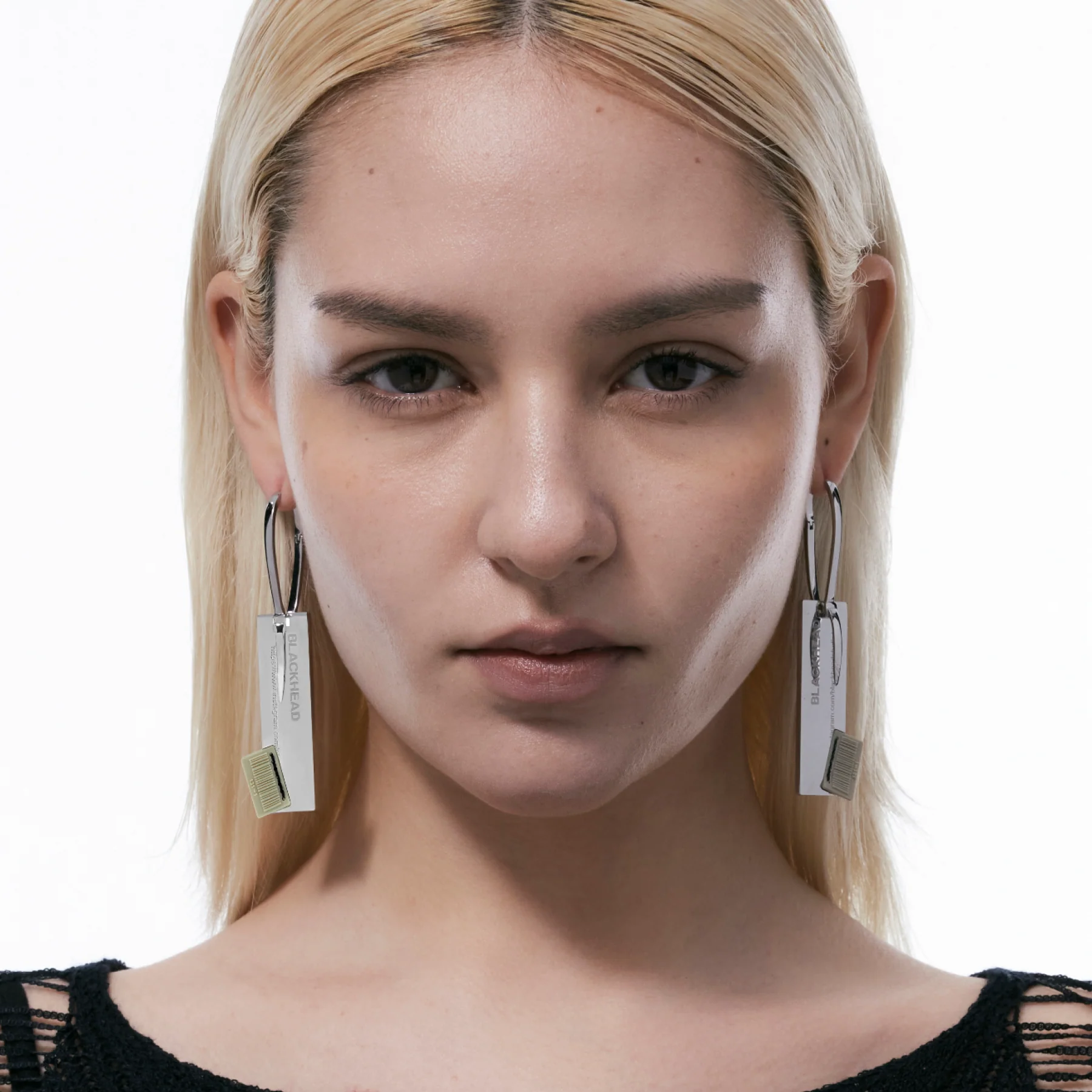 Tag Pendant Clasp Earrings - Image 6