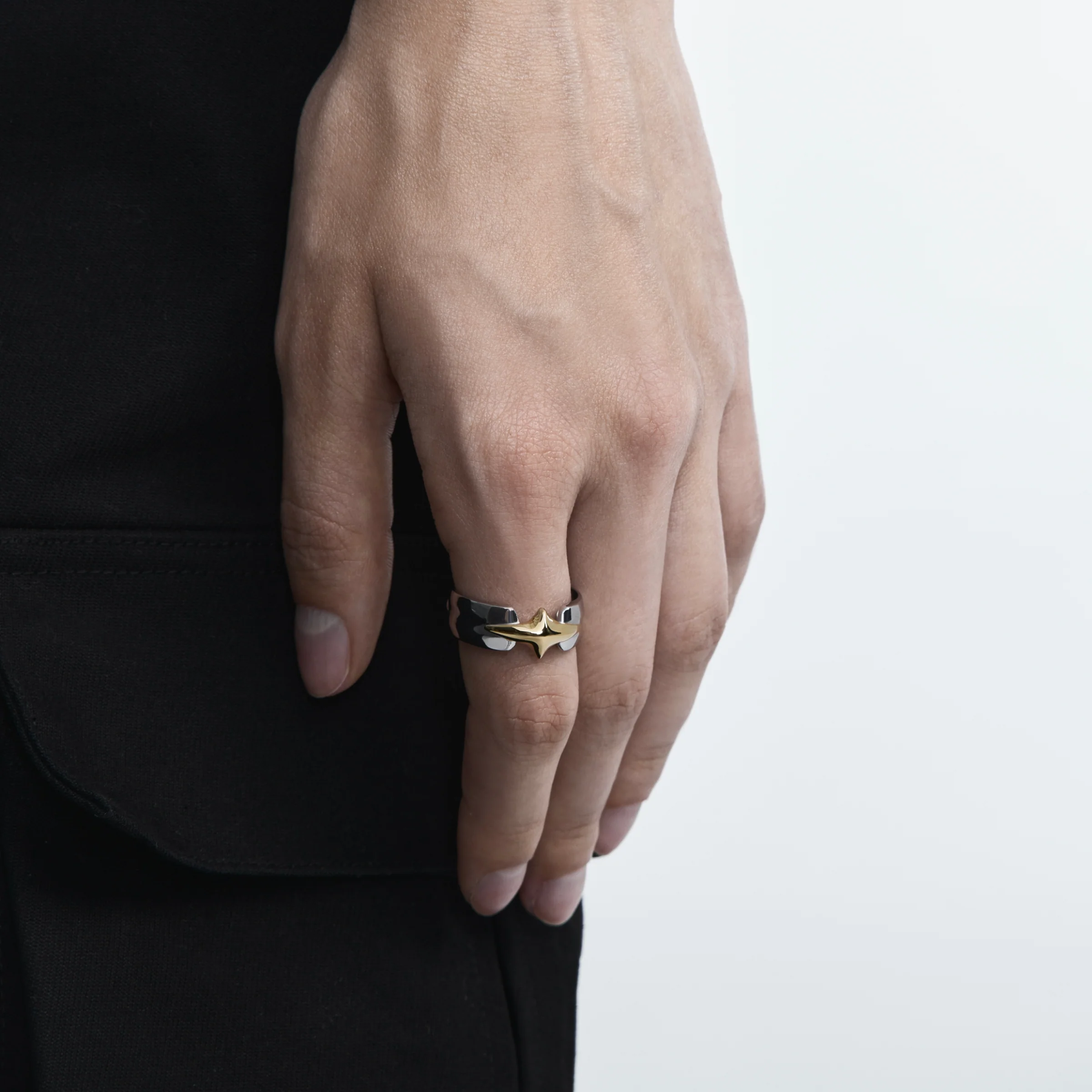 Intrusion Three-Dimensional Starburst Decorated Ring - Image 6
