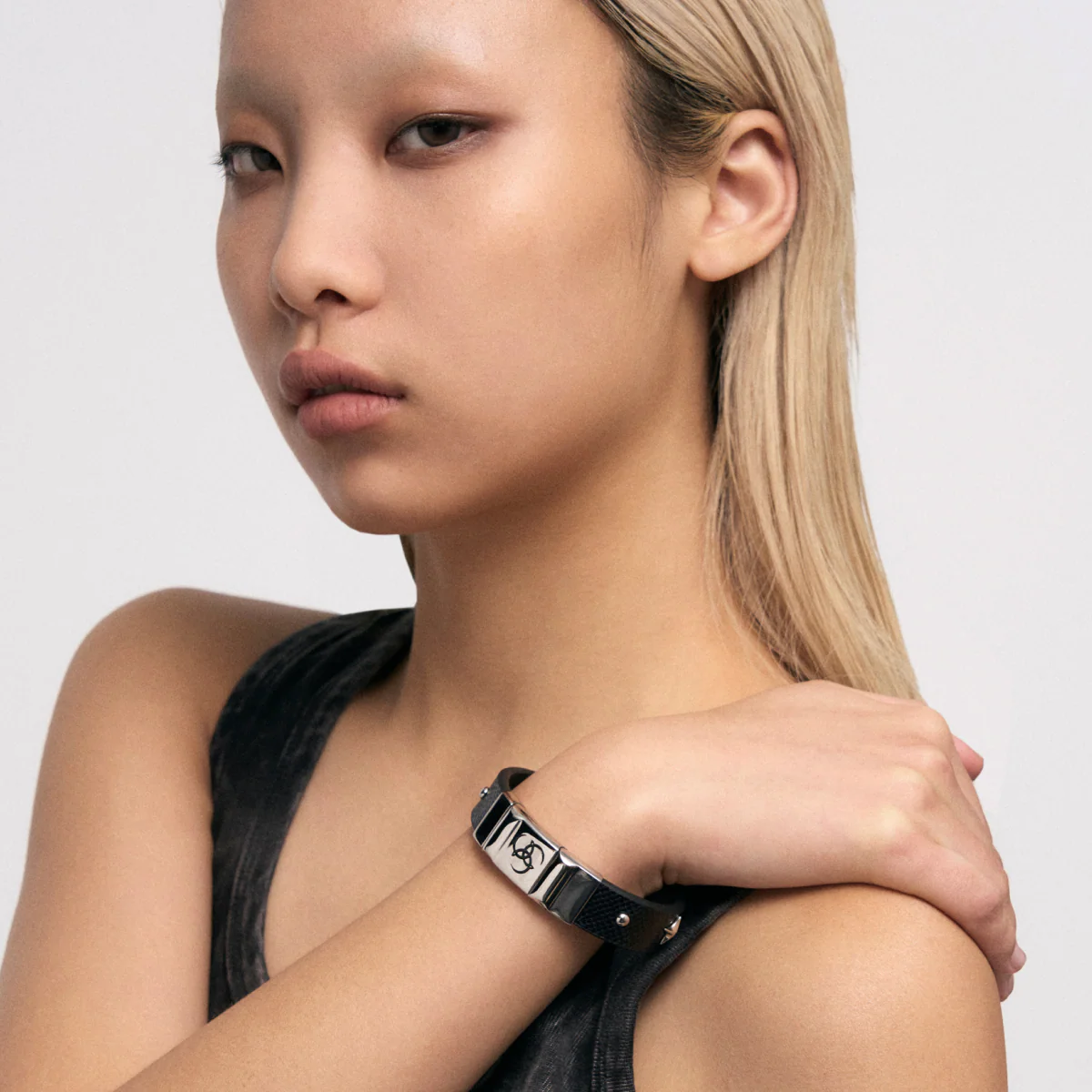 Triple Serpent Ring Snake Pattern Bracelet - Image 4