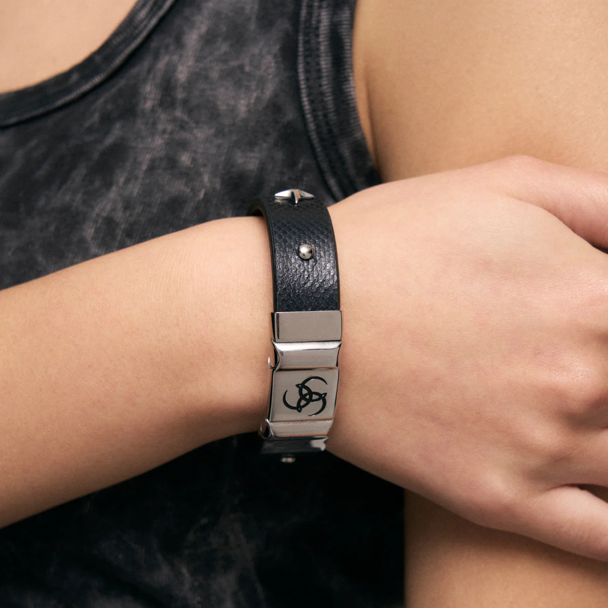 Triple Serpent Ring Snake Pattern Bracelet - Image 6