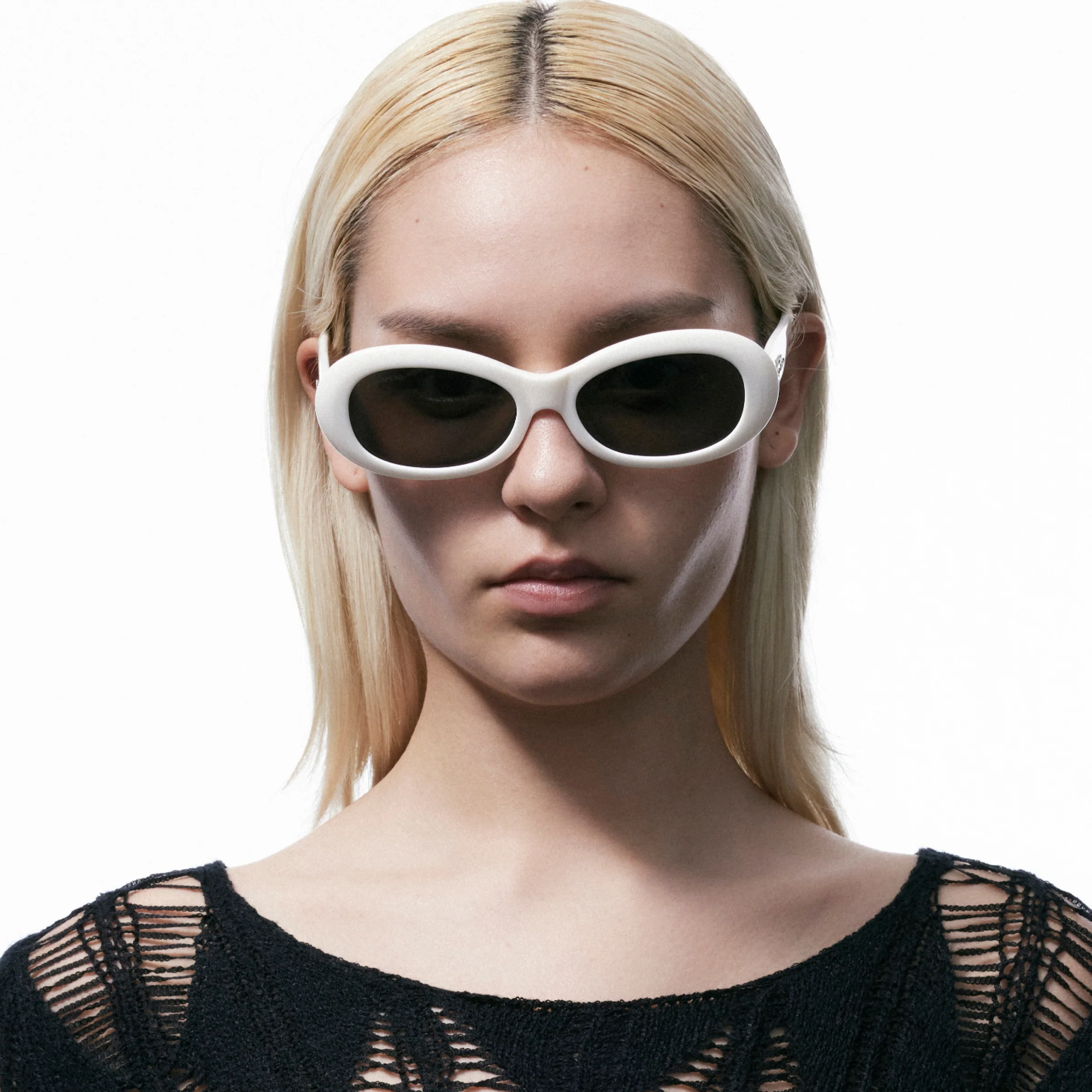 Vintage Style Oval Sunglasses (White) - Image 3