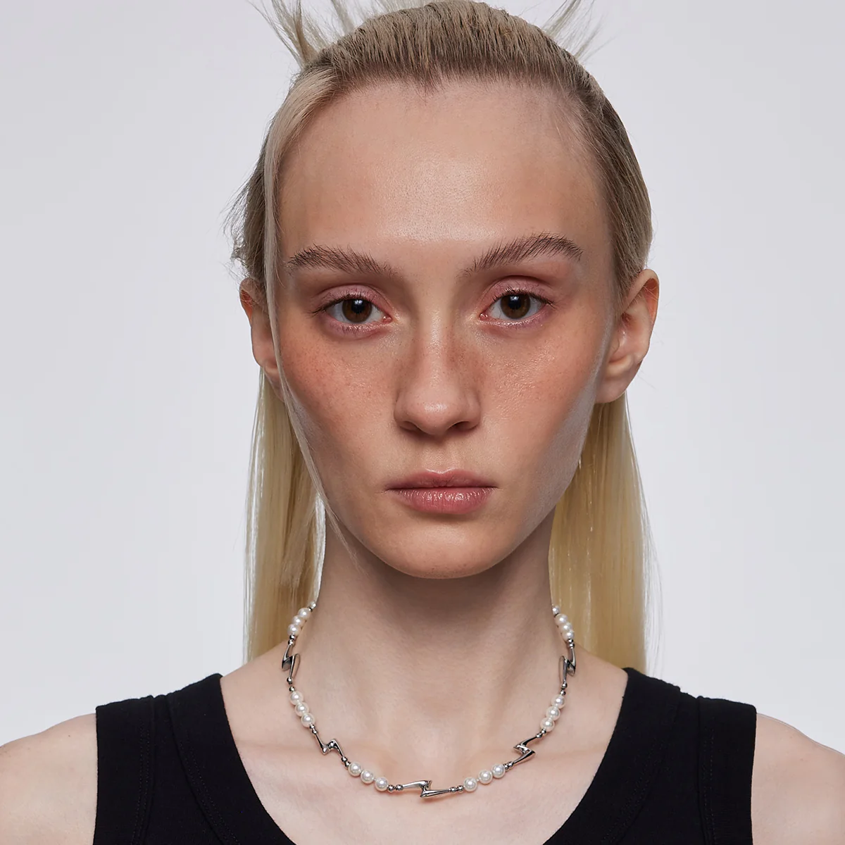 Y2B SERIES Lightning Pearl Panel Necklace - Image 5