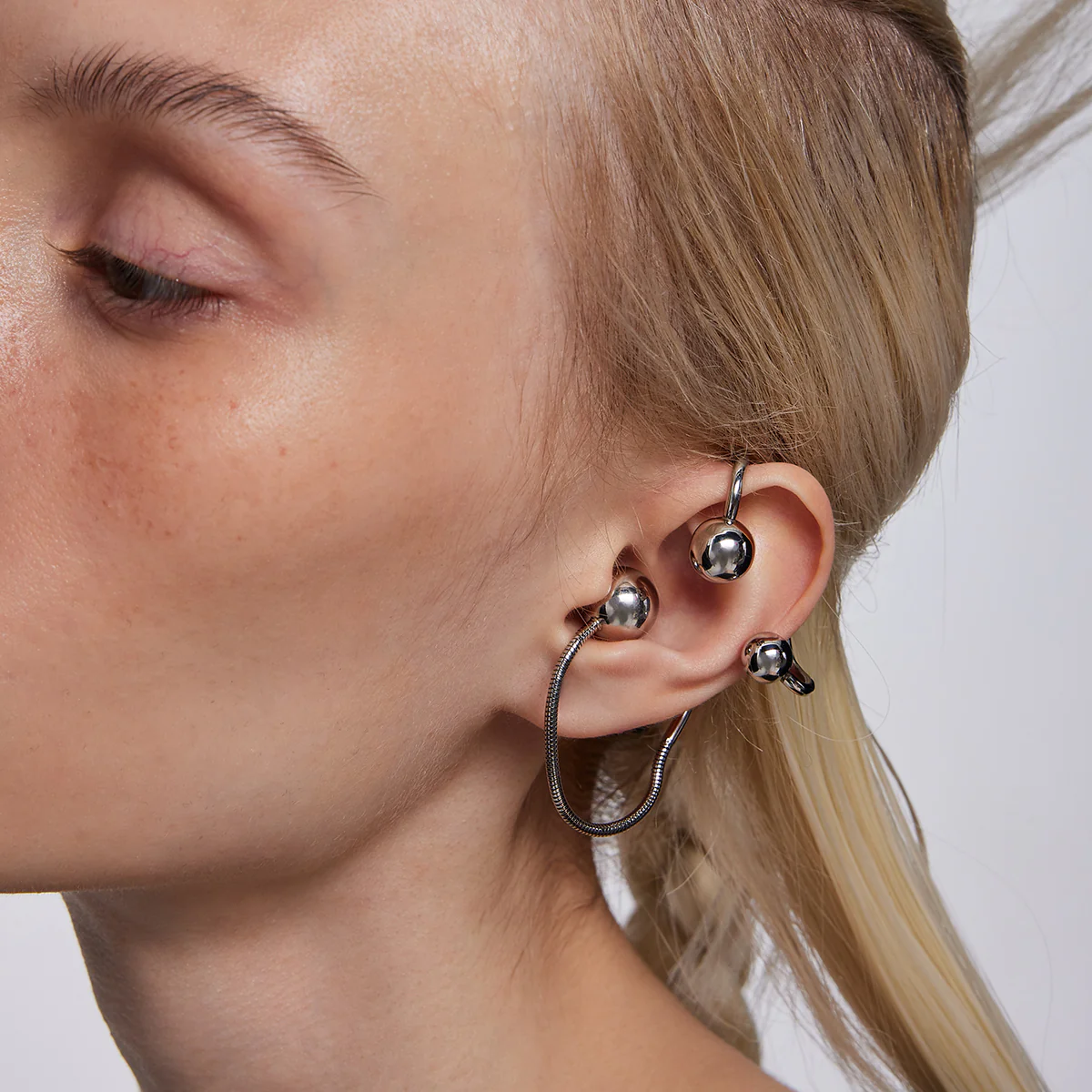 Y2B SERIES Silver Steel Ball Piercing-Free Earhook (left ear) - Image 3
